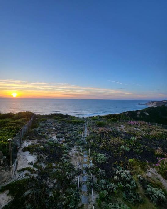 パタイアスNazare Uninterrupted Views And Sounds Of The Seaアパートメント エクステリア 写真