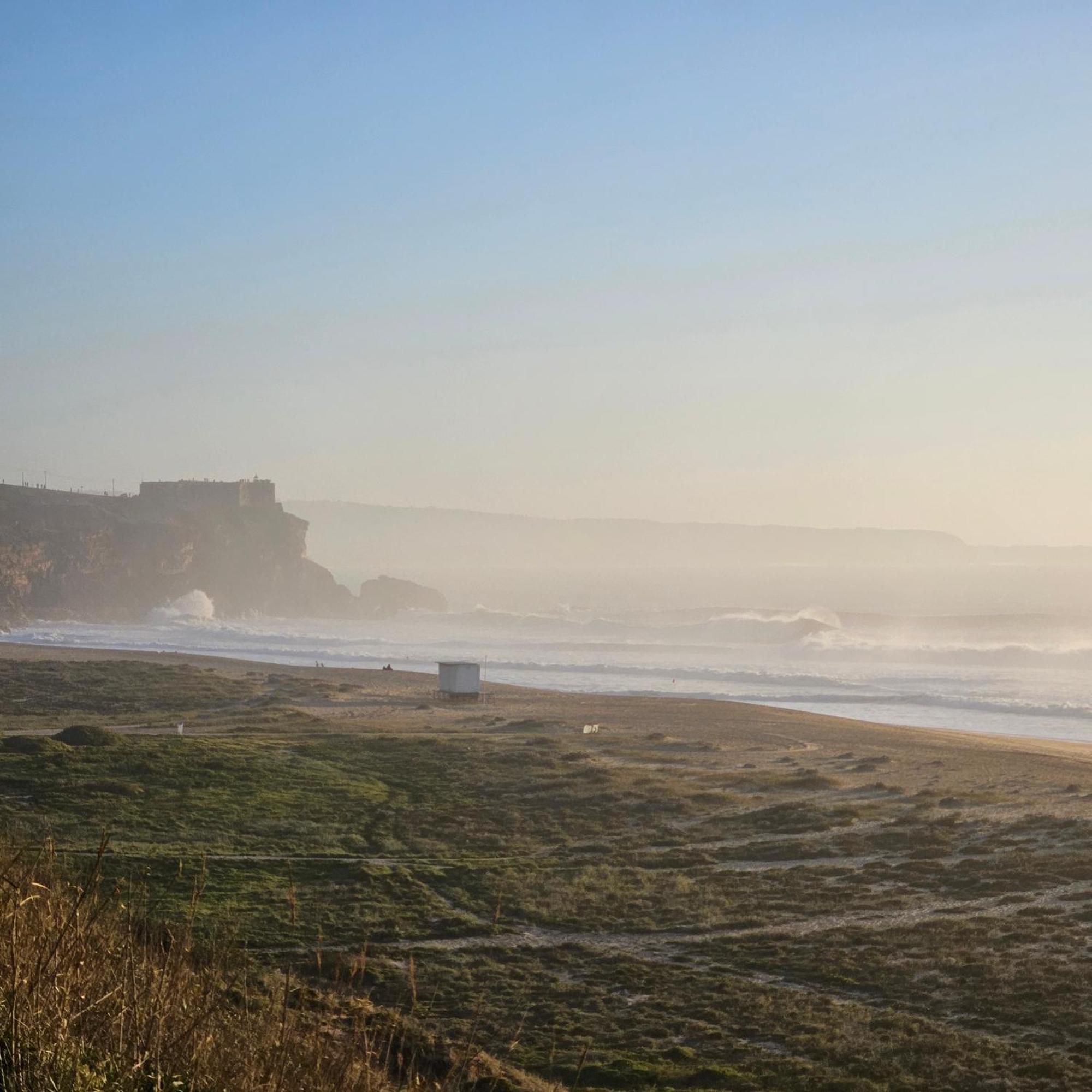 パタイアスNazare Uninterrupted Views And Sounds Of The Seaアパートメント エクステリア 写真